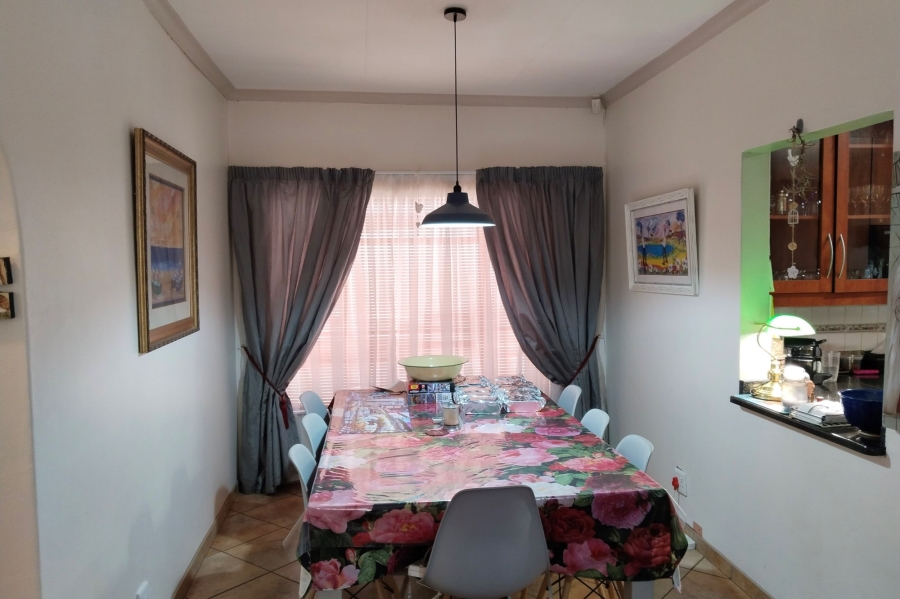 5 Bedroom Property for Sale in Meerhof North West